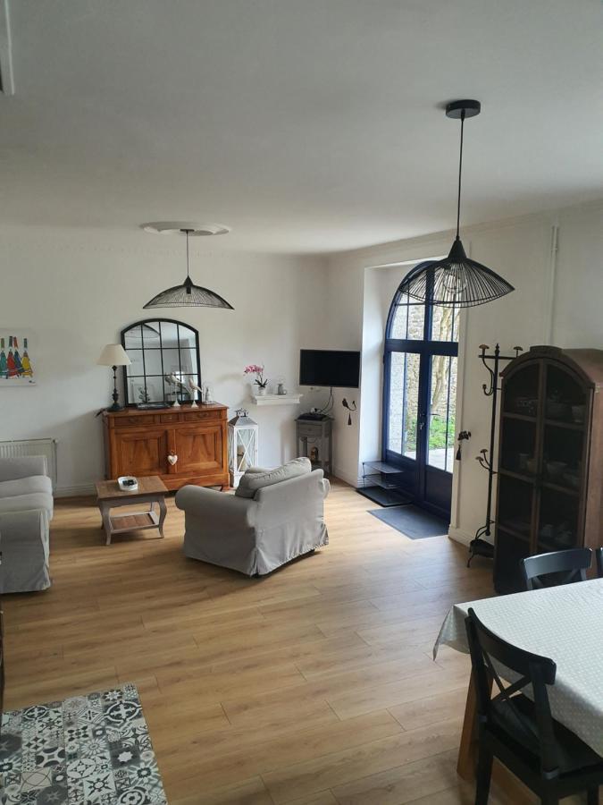 Les Bords De Rance Villa Dinan Bagian luar foto